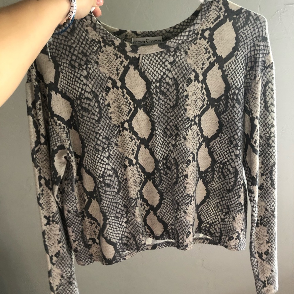 Snake skin long sleeve